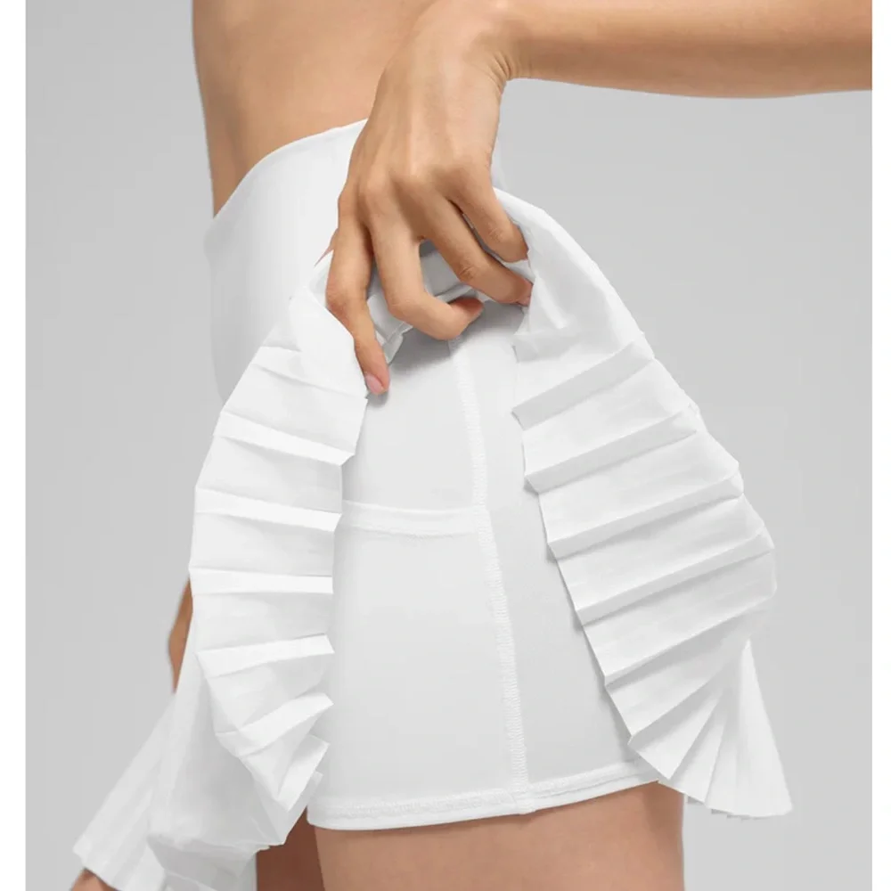 ALO Yoga movement silhouette pair